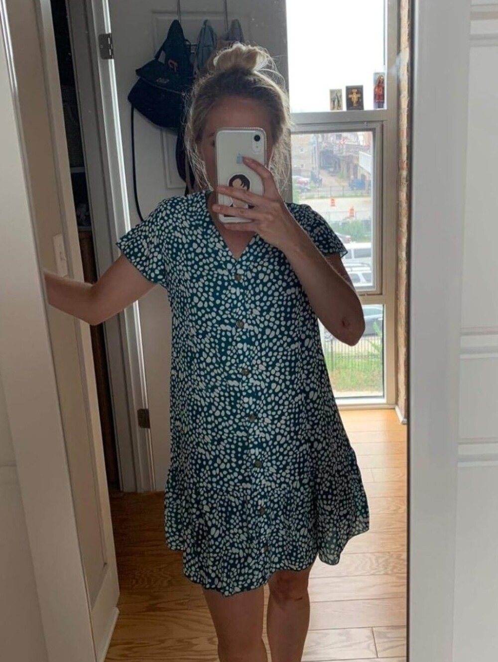 Casual Green and White Polka Dot Button-Front Dress - Picture 4 of 9